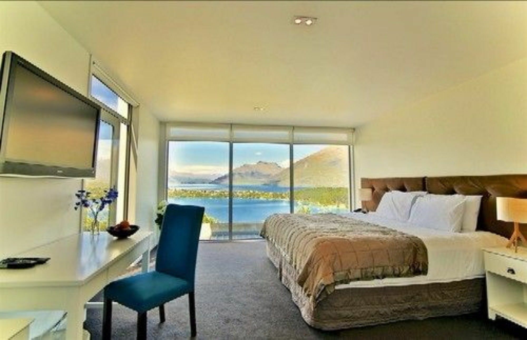 Studio with Lake View